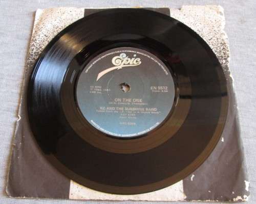 KC ANDTHE SUNSHINE BAND - 1982 GIVE IT UP / ON THE ONE EN 5512 - SM/85