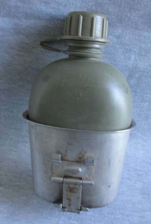 SADF WATER BOTTLE WITH FIRE BUCKET AND CUTLERY
