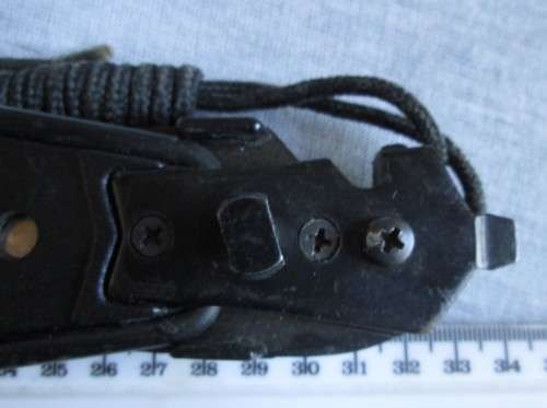 SURVIVAL KNIFE WITH SLINGSHOT / COMPASS AND MEDIC TUBE