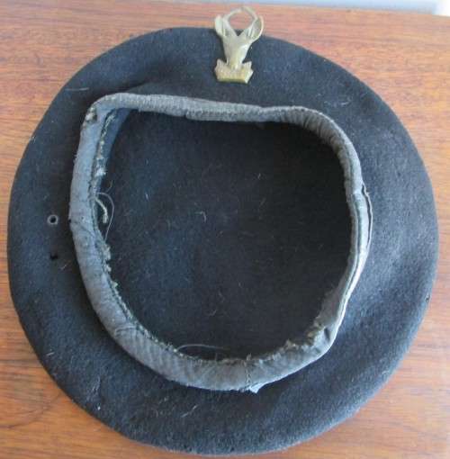 BLACK BERET WITH BOK KOP