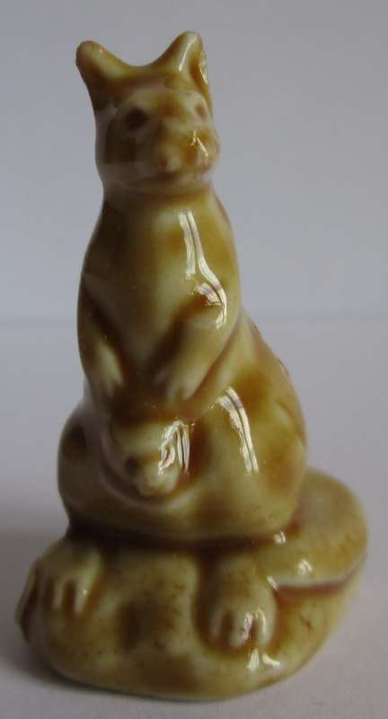 WADE KANGAROO FIGURINE MISCELLANEOUS MODELS 1989 ISSUE (SEE DESCRIPTION)