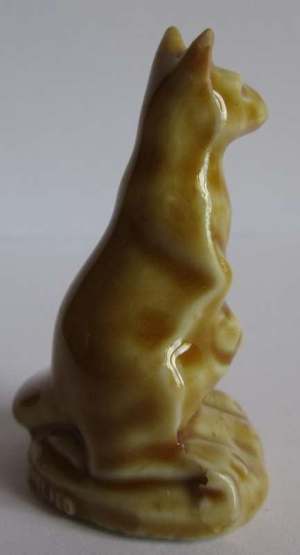 WADE KANGAROO FIGURINE MISCELLANEOUS MODELS 1989 ISSUE (SEE DESCRIPTION)