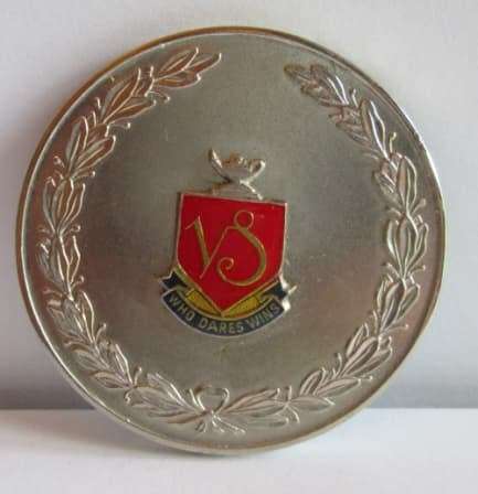 WHO DARES WINS MEDAL x2 (LOT)
