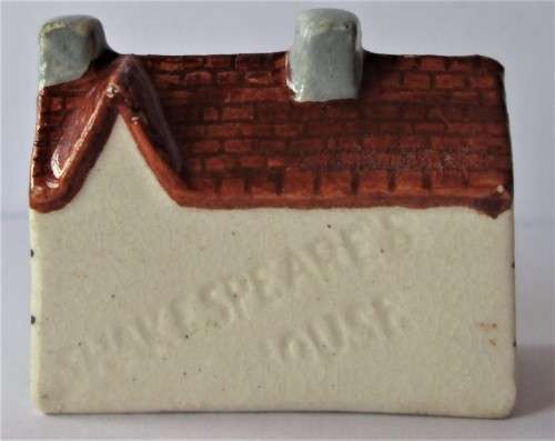 SHAKESPEARE`S HOUSE ORNAMENT MADE IN ENGLAND