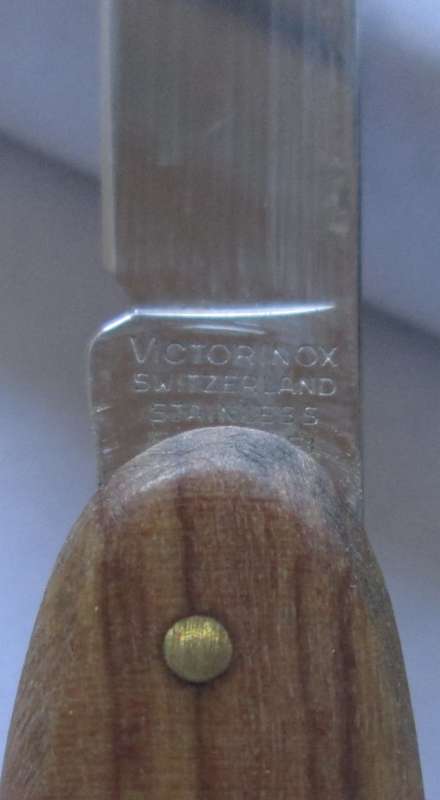 VICTORINOX POCKET KNIFE SWITZERLAND - RAKK/19
