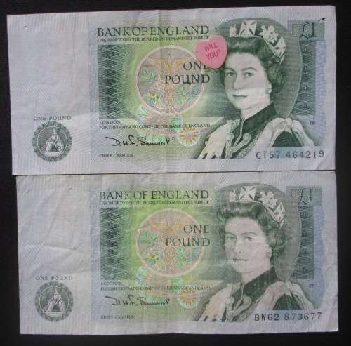 ONE POUND ENGLAND BANKNOTES x2 - RAK6