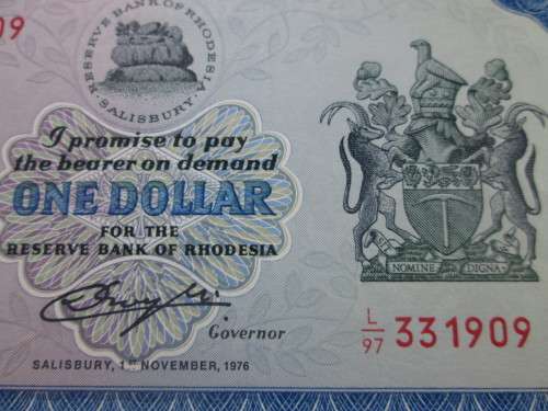 ONE DOLLAR 1976 RESERVE BANK OF RHODESIA SERIAL No L97 331909 WATERMARK CECIL RHODES - RAKN/139
