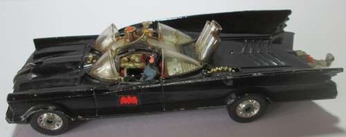 BATMOBILE BATMAN CORGI TOY MADE IN BRITAIN - RAKV/5