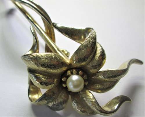FLOWER MOTIF BROOCH - RAKJ/43