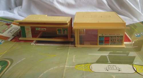 1970 SERVICE STATION FORECOURT MADE IN ENGLAND LESNEY - RAKV/5
