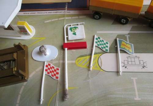 1970 SERVICE STATION FORECOURT MADE IN ENGLAND LESNEY - RAKV/5