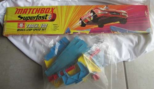 SUPERFAST 100 TRACK DEVILS LEAP SPEED SET MATCHBOX MADE IN ENGLAND ORIGINAL BOX - RAKV/12