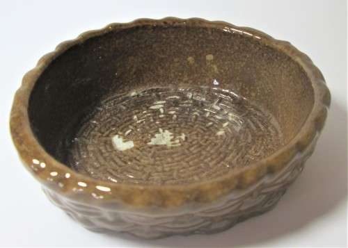 Tabby Cat with Basket 1974 to 1981 The Wade Cat and Puppie Dishes