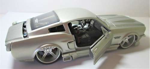 1967 Ford Mustang GT Maisto made in China