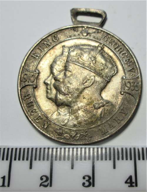1910 - 1935 KING GEORGE and QUEEN MARY COMMERATIVE MEDAL - RAKM/152