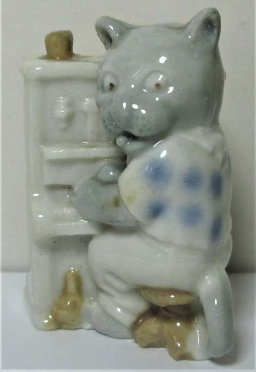 1955 - 1960 Kitten on Keys Wade Novelty Models