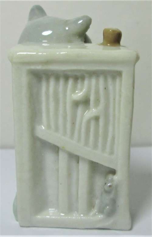 1955 - 1960 Kitten on Keys Wade Novelty Models