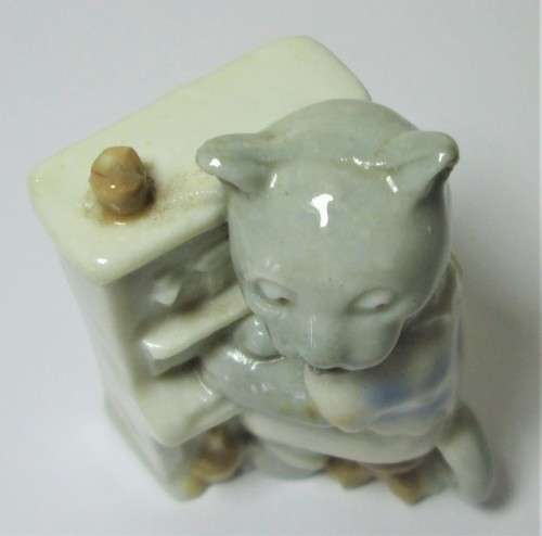 1955 - 1960 Kitten on Keys Wade Novelty Models