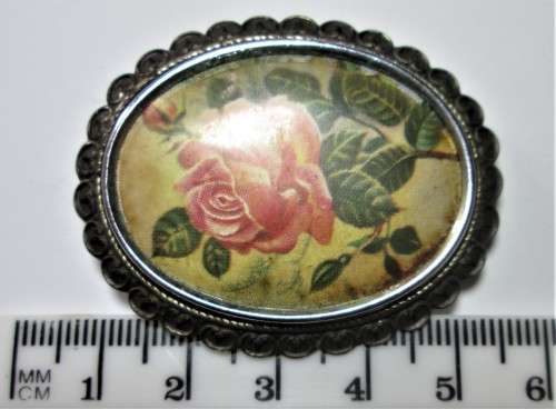 VINTAGE FLOWER PATTERN MOTIF BROOCH MADE IN ENGLAND (TLM) - RAKJ/20