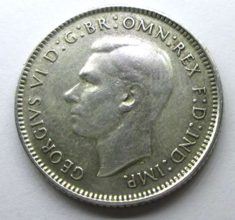 SIX PENCE 1946 AUSTRALIA *SILVER* COIN - F/95