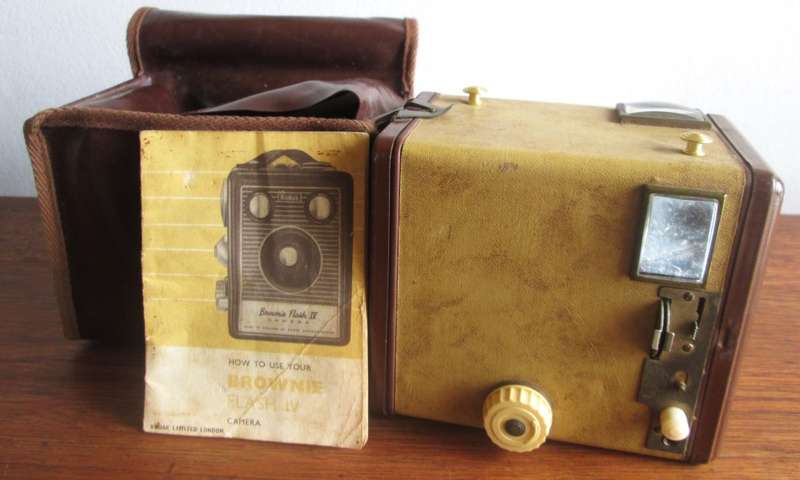 1950 Kodak Brownie Flash IV Camera made in England