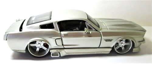 1967 Ford Mustang GT Maisto made in China