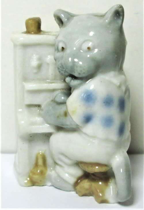1955 - 1960 Kitten on Keys Wade Novelty Models
