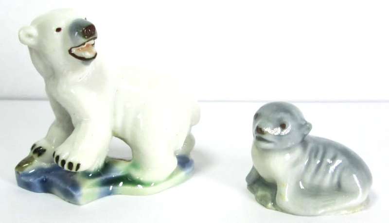 Polar Bear and Baby Seal 1956 to 1959 Wade Polar Animals