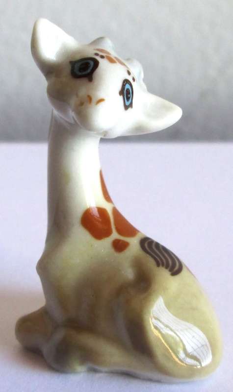 Baby Giraffe Wade Happy Families