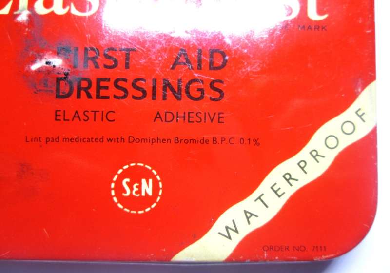 Elastoplast First Aid Dressing Waterproof Tin
