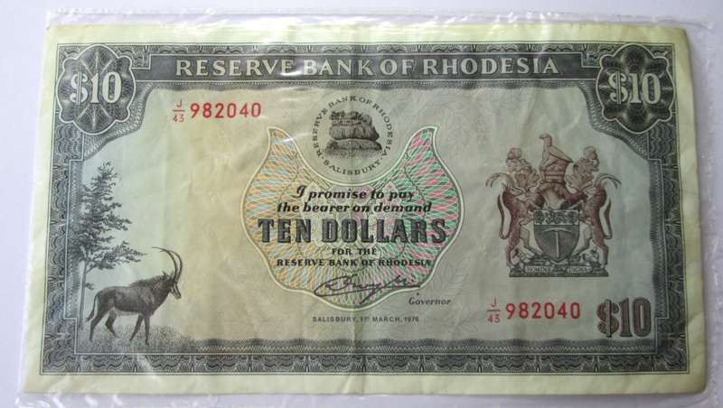 1976 Rhodesia Banknote Ten Dollars Serial Nr J43 982040