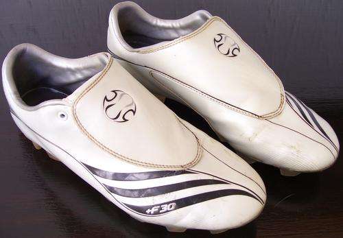 Kids Adidas F30 Soccer Boots Size 7