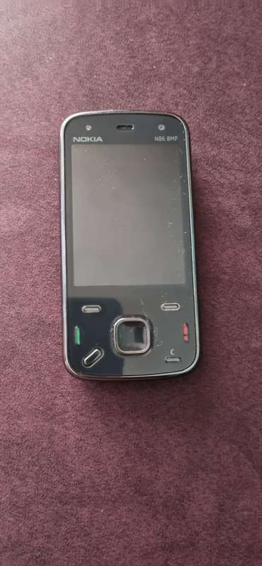 Nokia N95. Phone works. needs new battery
