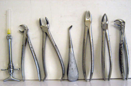 SET OF 7 DENTAL TOOLS See description