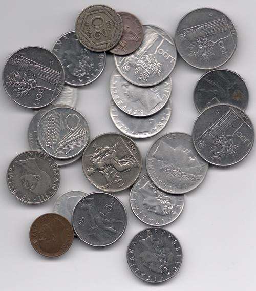 A LOT OF ITALIAN COINS