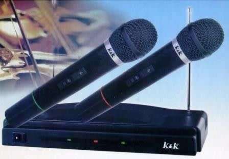 WIRELESS MICROPHONE SET BRAND NEW