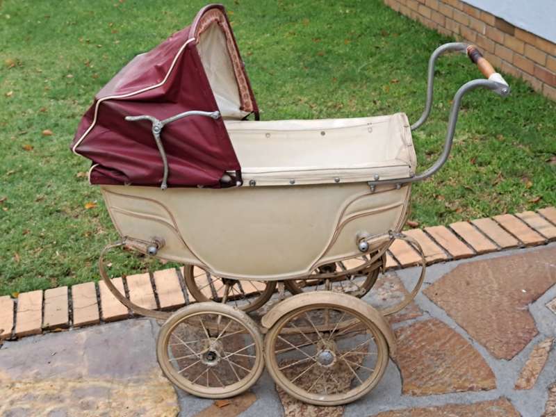 Vintage Silver Cross Dolls Pram