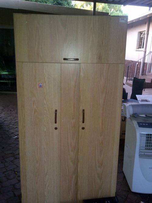Clothes cupboard