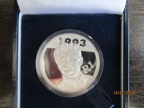 ( LOW START )..MR MANDELA...2007...NOBEL PEACE PRIZE .( 1993 ) ..PROOF COIN...IN FINE SILVER