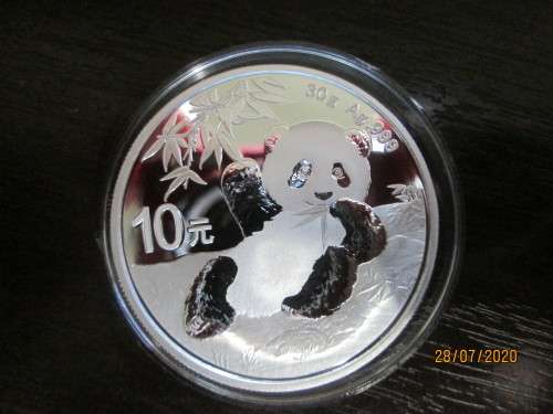 STUNNING    FAMOUS CHINESE PANDA   30GRAMS     999.9%  PURE SOLID SILVER