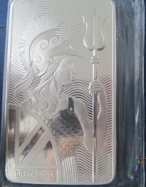 10oz    BRITANNIA  999.9%  PURE SOLID SILVER BAR   (   BY THE ROYAL MINT  )