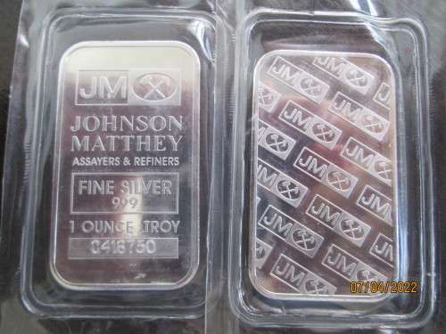 A TROY 1oz   JOHNSON MATTHEY BAR    IN  999.9%  PURE SOLID SILVER