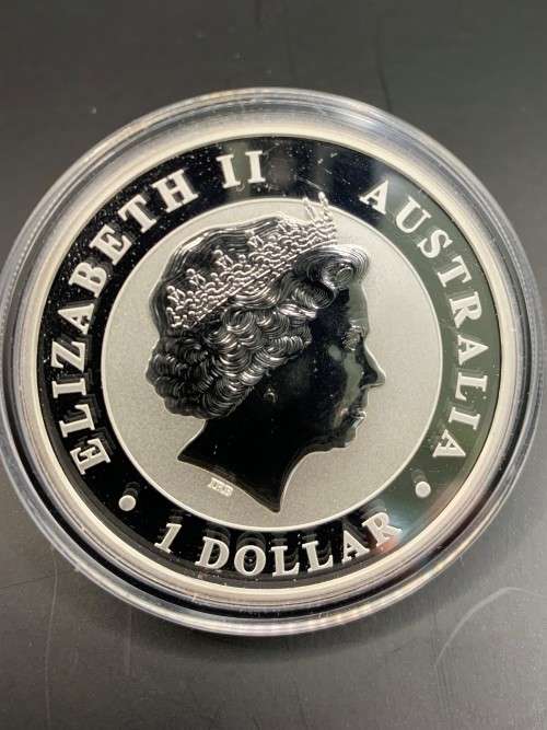 (  QUITE RARE  )  2016    AUSTRALIAN   KOALA BEAR    1oz .PURE SOLID SILVER .  MINTMARKED