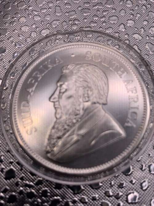 2019  1oz  999.9%  PURE  SOLID SILVER UNC.   KRUGERRAND   CAPSULED