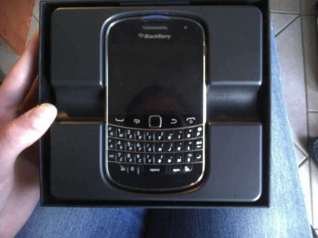 BLACKBERRY BOLD 9900