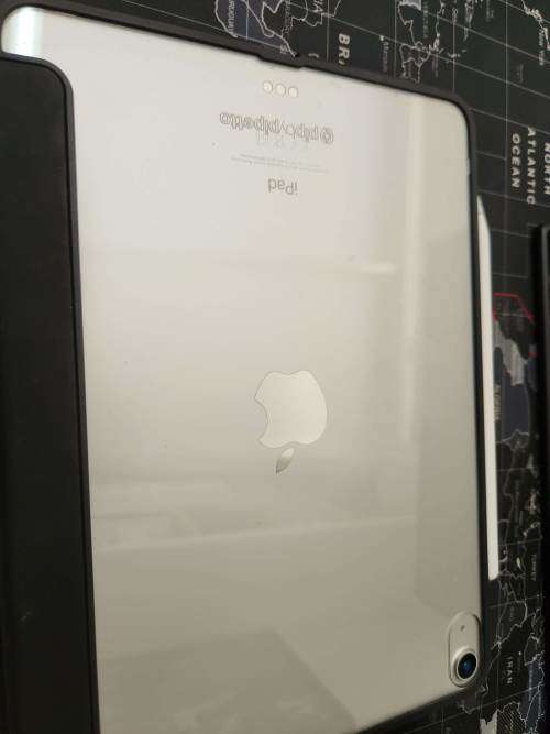 iPad Air 4th Gen (2021) 64GB WiFi & Apple Pencil 2nd Gen & Cover