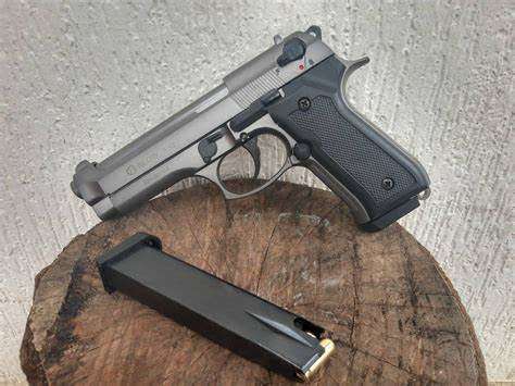 Blow P29 fume Blank Gun incl 10 blank rounds and holster