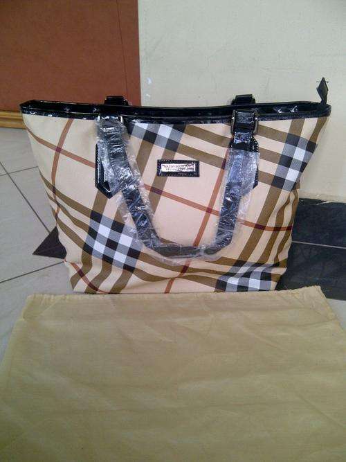 NEW Luxury Classic Burberry Handbag