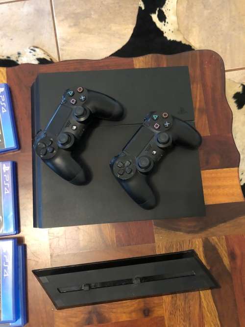 Playstation 4 Gaming Bundle