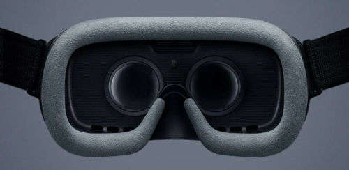 SAMSUNG GEAR VR2 (SM-R323) HEADSET WITH BLUETOOTH REMOTE (BRAND NEW)